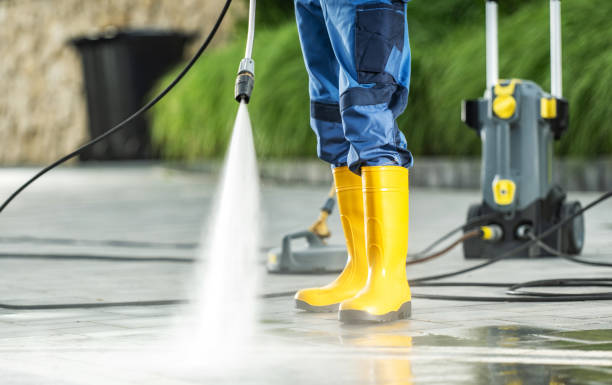 Garage Pressure Washing in Lochbuie, CO